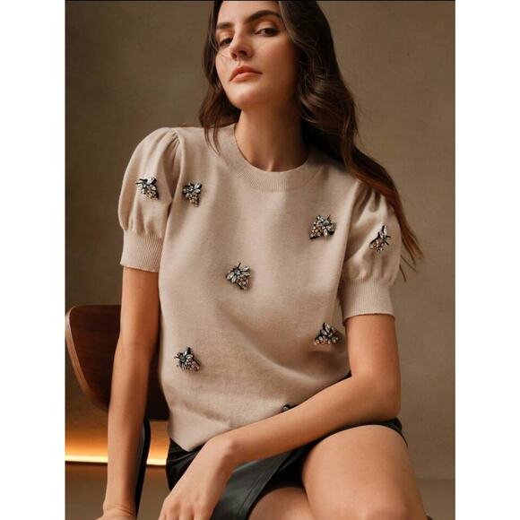 Anewsta Women's Elegant Heavy Embellished Bees Short Sleeve Biege Sweater Size L - Picture 3 of 12